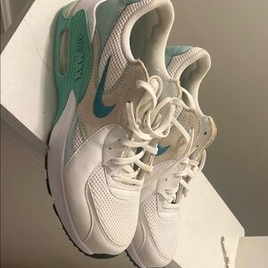 Nike White and Green Sneakers with Cushioned Midsole